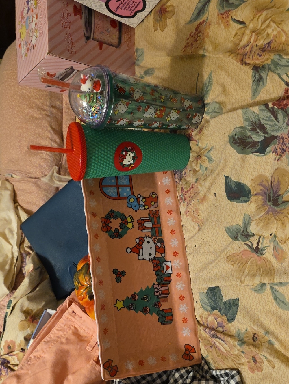 Hello Kitty Green & Peach Holiday Tray with Two Themed Tumblers